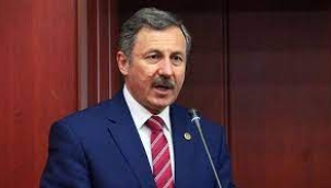 Erzurmda yaplanları kınayan Özdağ'bunlar meydana indirilmış sürüler'