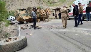 Hakkari'de askeri araç devrildi: 3 yaralı