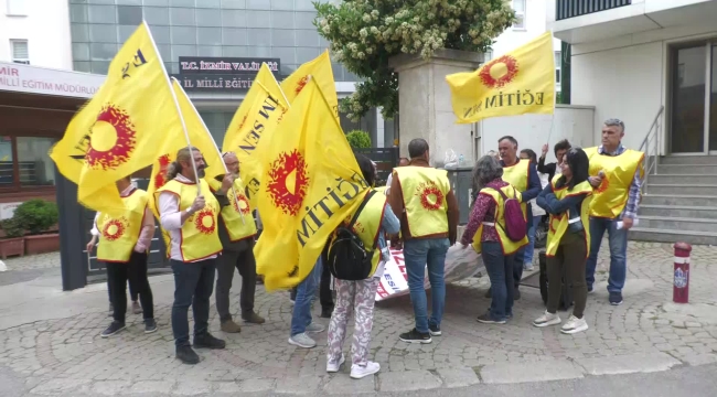 İzmir'de eğitimciler eylem yaptı