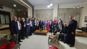 Özdağ'a Manisa GP il yönetiminden destek