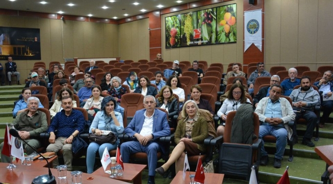Salihlil'de 'ikindi'den sonra şiir' dinletisi büyük ilgi gördü