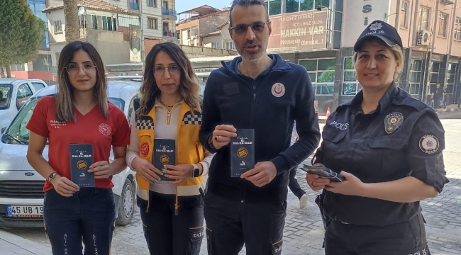 Saruhanlı'da polis kadına el kalkmaz broşürü dağıttı