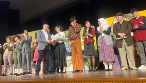  'Senin annen bir memleketti yavrum' oynu ilgiyle izlendi