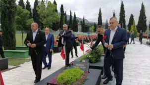 Soma'da madenciler dualarla anıldı