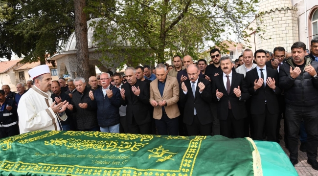 Vali Karadeniz cenazeye katıldı