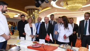 Vali Karadeniz'den Manisa lezetlerini tanıtan aşçılara destek