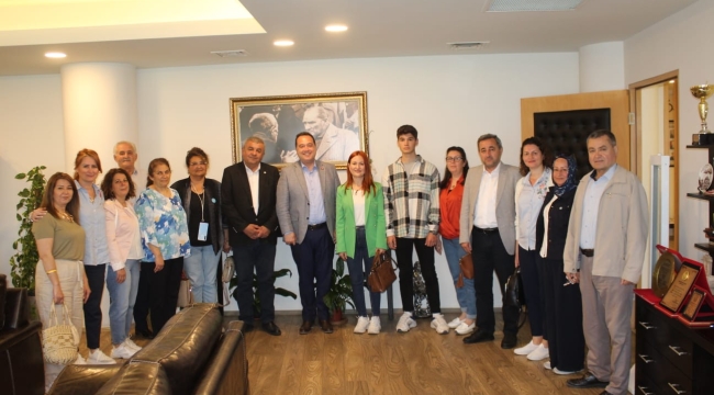 Vekil adayı Ayrancı İplikçi'den gençlere destek