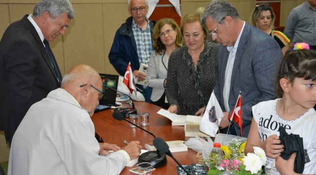 Yurdal Keskiner, kitap gelirini burs fonuna bağışladı