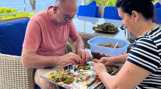 Başkan Akın'dan yaprak sarma