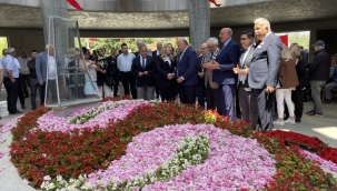 Cumhurbaşkanı Demirel mezarı başında anıldı