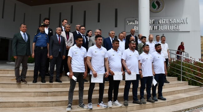  Eğitimlerini tamamlayan kaynakçılar sertifikalarını aldı 