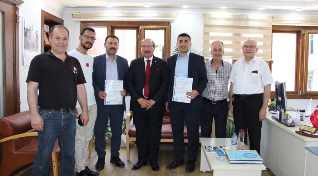 Emlak danışmanları belgelerini aldı