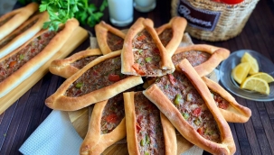 Gördes'te lahmacun ve pide fiyatları zamlandı