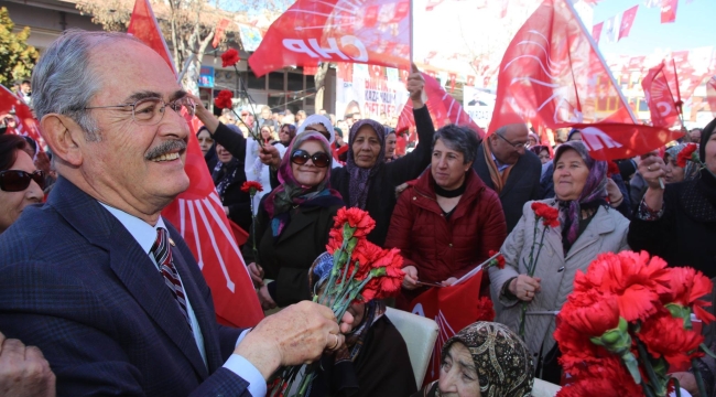 İlk sırada CHP'li Büyükerşen var