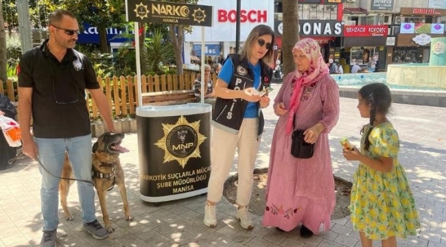 Polis 6 ilçede vatandaşlara uyuşturucu ve kaçakcılık bilgilendirmesi
