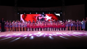 Seyirciler'uyanış'bale gösterisini gözlerini kırpmadan izledi