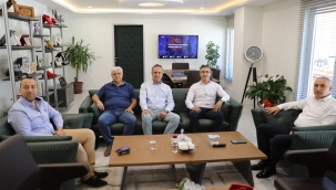 Tavuk yetiştiricileri birliği müdür Öztürk'ü ziyaret etti