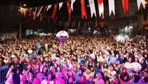 Uludetbent'liler Mumay konseriyle unutulmaz gece yaşadı