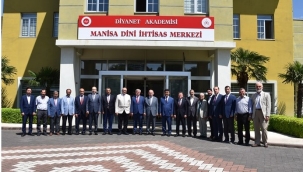 Vali Karadeniz'den din görevlilerine'hem devletin hemde milletin kolu olun'