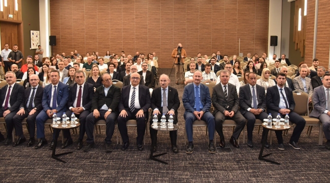 Vali Karadeniz ödül törenine katıldı