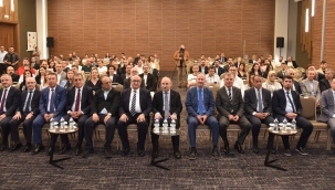 Vali Karadeniz ödül törenine katıldı