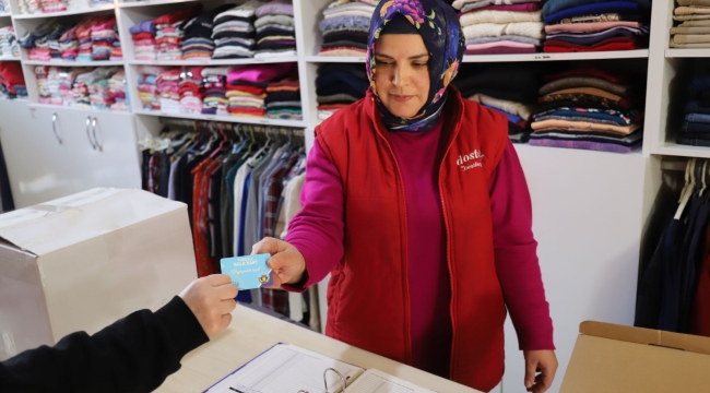 Yoksul vatandaşların bayramlıkları belediyeden