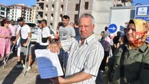 Akgedik TOKİ3 mağdurlarını'yarı aç,yarı tok yaşıyoruz''eylemi