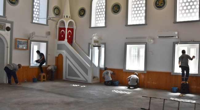 Akhisar'da camilerde hijyenik temizlik