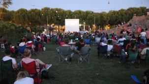 Akhisar'lıların yaz akşamı sinema keyfi