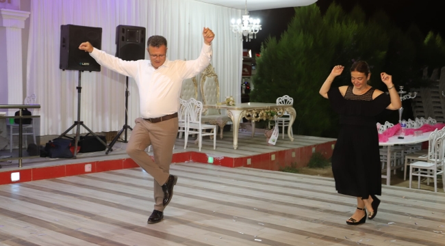 Alkışlar başkan ve eşine geldi 