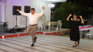 Alkışlar başkan ve eşine geldi 