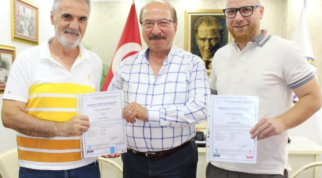 Başarılı emlak danışmanları belgelerini aldı