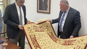 Demirci'ın meşhur halıları Kazakistan'da tanıtıldı