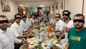 İyi partili gençlerden anlamlı eylem:karanlıkta yemek