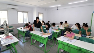 Kültür kurslarına katılan öğreciler ünivesiteye hazırlanıyor