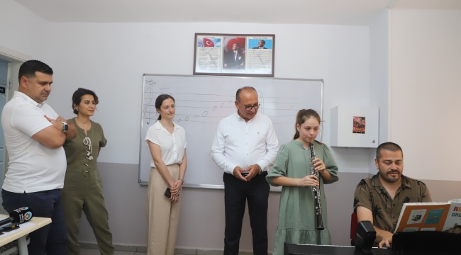 Ukrayna'dan geldi Türk müziği öğreniyor