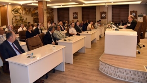 Vali Karadeniz idarecilerden huzur ortamını sürdürmelerini istedi