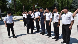 Vali Karadeniz Jandarmayı ziyaret etti