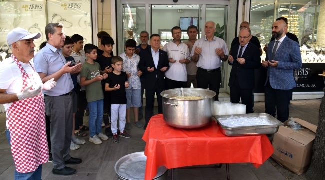 Vali Karadeniz kuyumcular derneğinin aşure etkinliğine katıldı