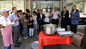 Vali Karadeniz kuyumcular derneğinin aşure etkinliğine katıldı