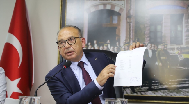 Vatandaşın sağlığını tehdit eden sinekleri kim öldürecek?