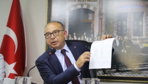 Vatandaşın sağlığını tehdit eden sinekleri kim öldürecek?