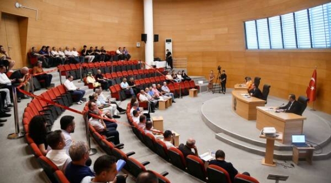 AKP'li meclis üyeleri çekimser kaldı