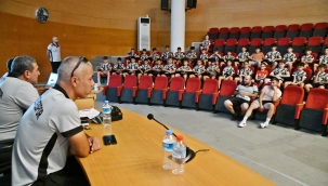 Genç sporculara futbol analiz eğitimi