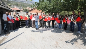 Kırkağaç'ta traktör sürücülerine reflektör dağıtıldı