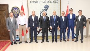 Müdür Öztürk,rektör Kibar ve müdür Aktaş'ı ziyaret etti