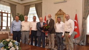 Saruhanlı mahalle mutarları vali Karadeniz'i ziyaret etti