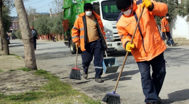Temizlik işçileri 87 mahallede iş başında