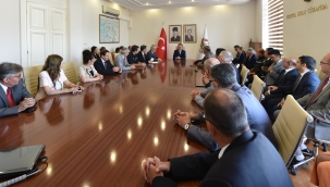 Vali Ünlü mülki amirleri ve kurum müdürleriyle tanıştı