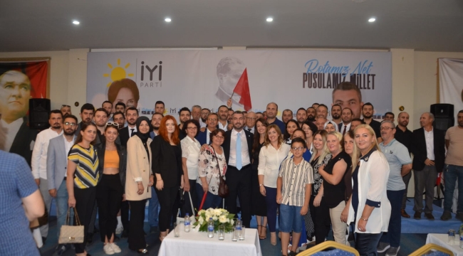 Adaylığını açıklayan başkan Akan,vaadlerini açıkladı